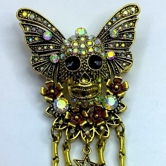 🎄🎄Gold Butterfly Sugar Skull Brooch with Crystal  Accents - Picture 2 of 3